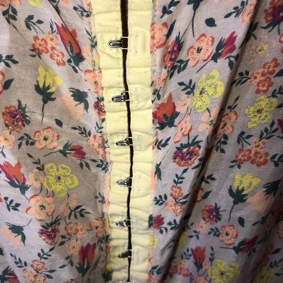 Scrapbook Originals Brown Yellow Orange Floral Top M Shirt Cold Shoulder - Picture 8 of 12